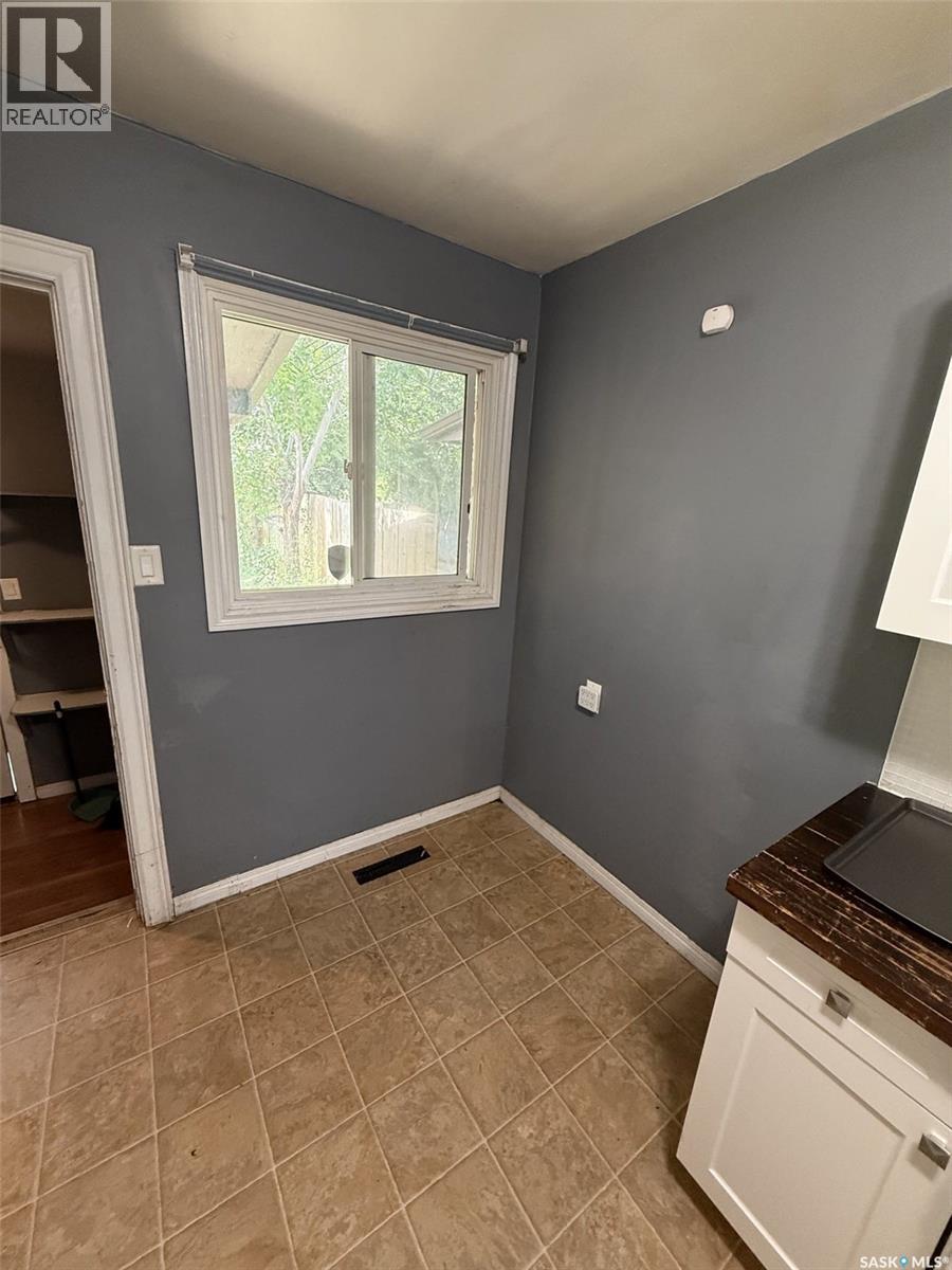 1819 C Avenue N, Saskatoon, Saskatchewan  S7L 1N9 - Photo 10 - SK044666