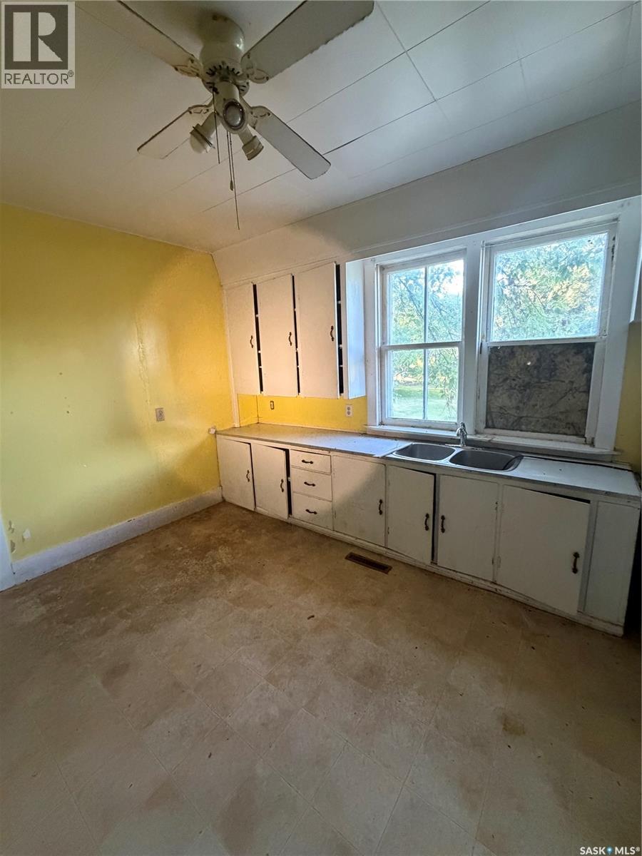 301 Elizabeth Street, Stockholm, Saskatchewan  S0A 3Y0 - Photo 10 - SK044222