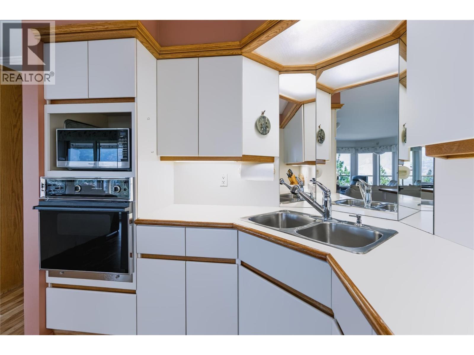 3954 Valleyview Road, Penticton, British Columbia  V2A 8V8 - Photo 12 - 10395729