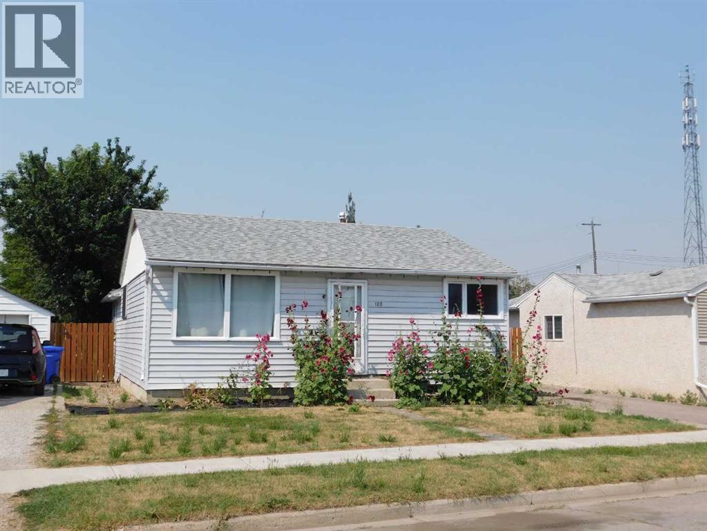 122 44 Avenue W, Claresholm, Alberta  T0l 0T0 - Photo 2 - A2334541
