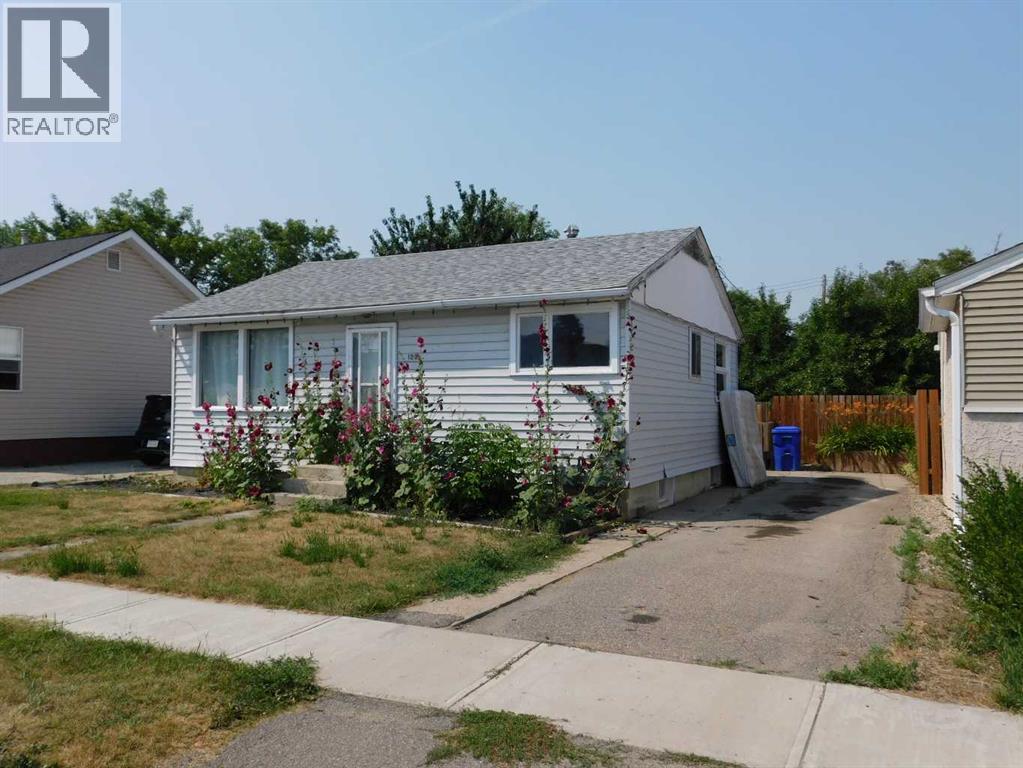 122 44 Avenue W, Claresholm, Alberta  T0l 0T0 - Photo 1 - A2334541