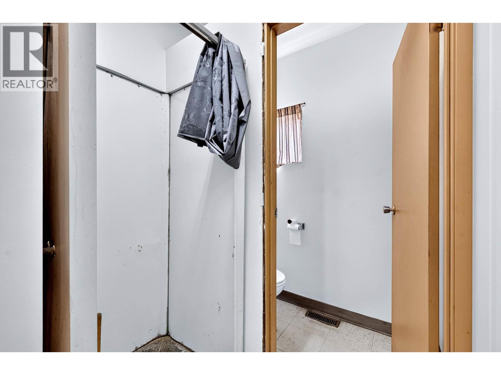 6451 Trans Canada Highway, Kamloops, British Columbia  V0K 2J0 - Photo 27 - 10395758