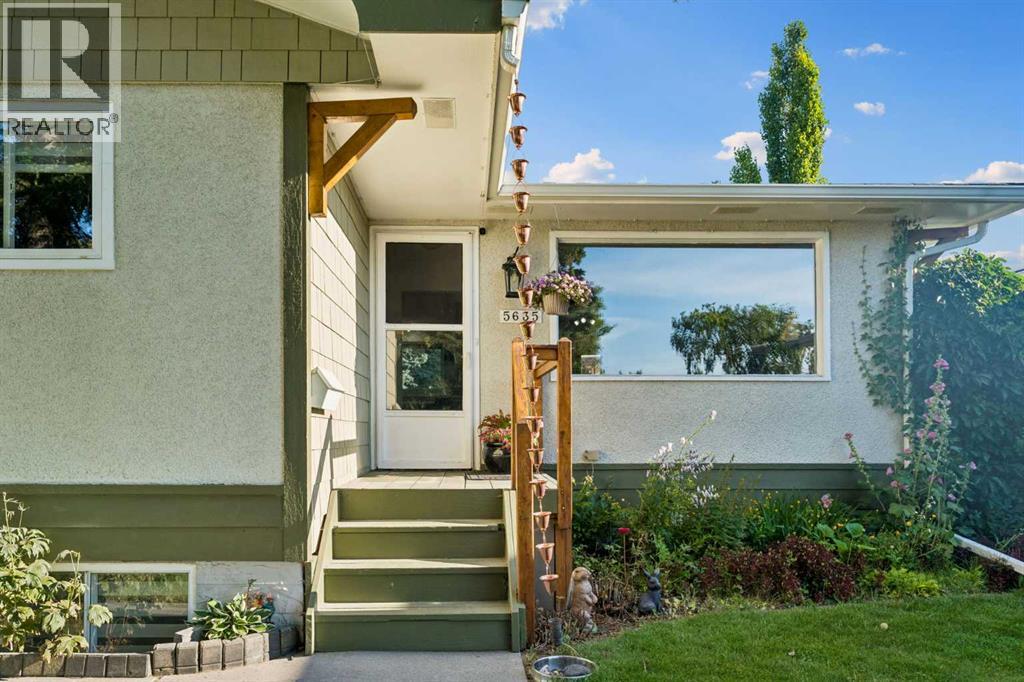 5635 Travis Crescent NE, Calgary, Alberta  T2K 3W1 - Photo 2 - A2335001