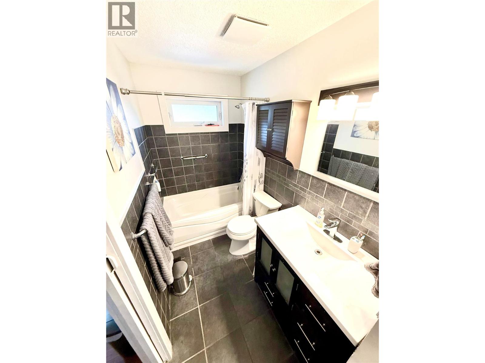 20 Green Avenue, Penticton, British Columbia  V2A 7Z2 - Photo 4 - 10393600