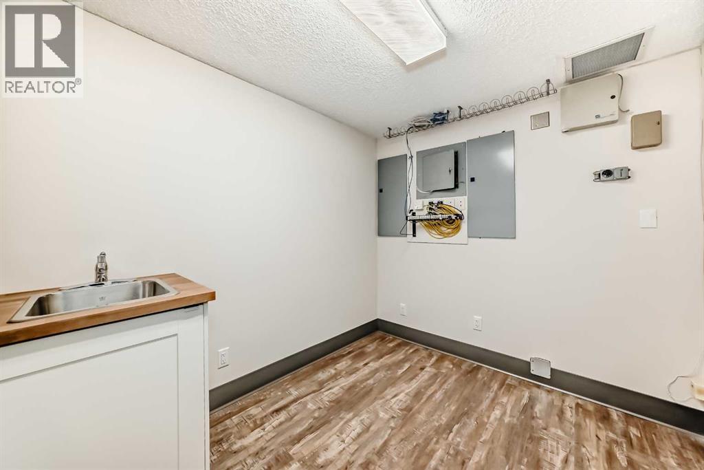 200, 2139 4 Avenue NW, Calgary, Alberta  T2N 0N6 - Photo 17 - A2285509