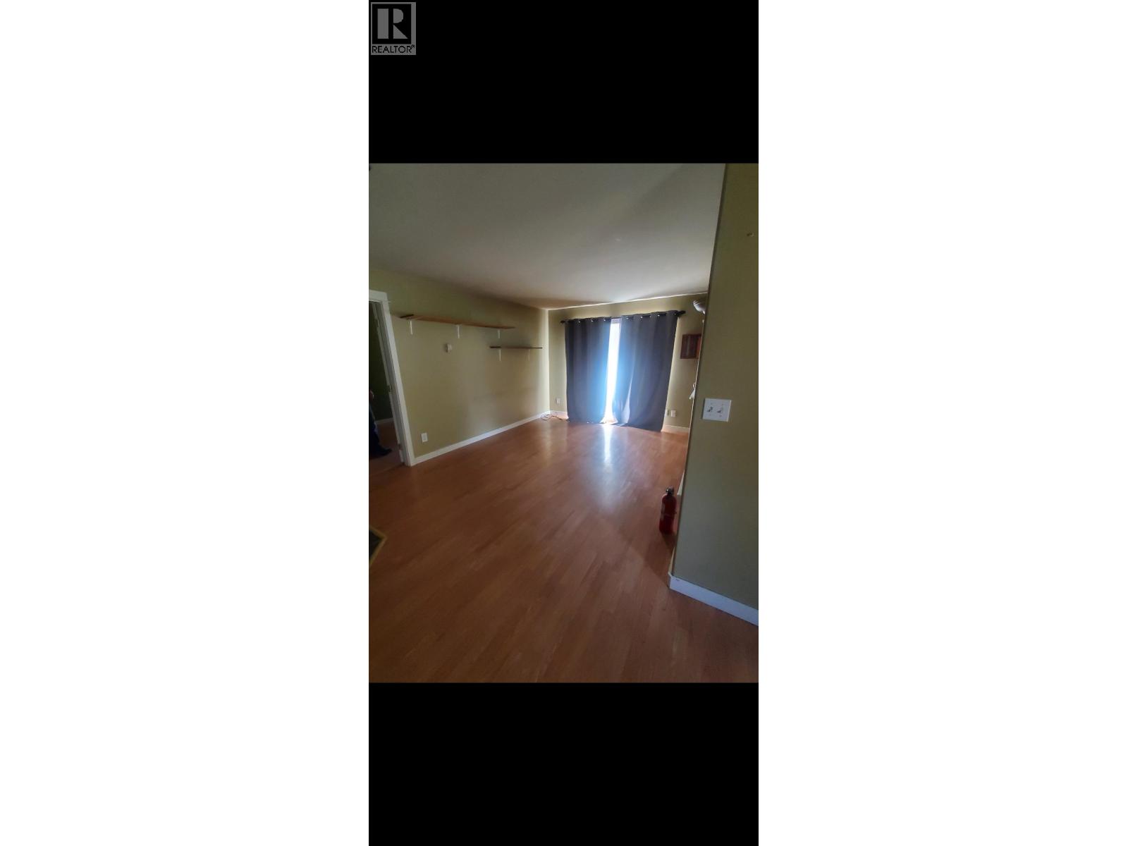 4907 Gloinnzun Drive, 108 Mile Ranch, British Columbia  V0K 2Z0 - Photo 5 - R3153110