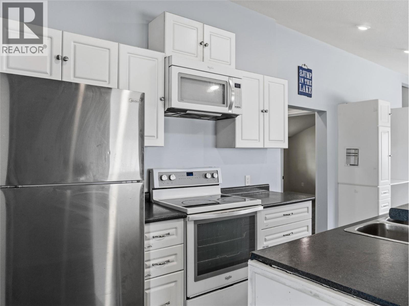 10744 17 Street, Dawson Creek, British Columbia  V1G 4C5 - Photo 11 - 10396817