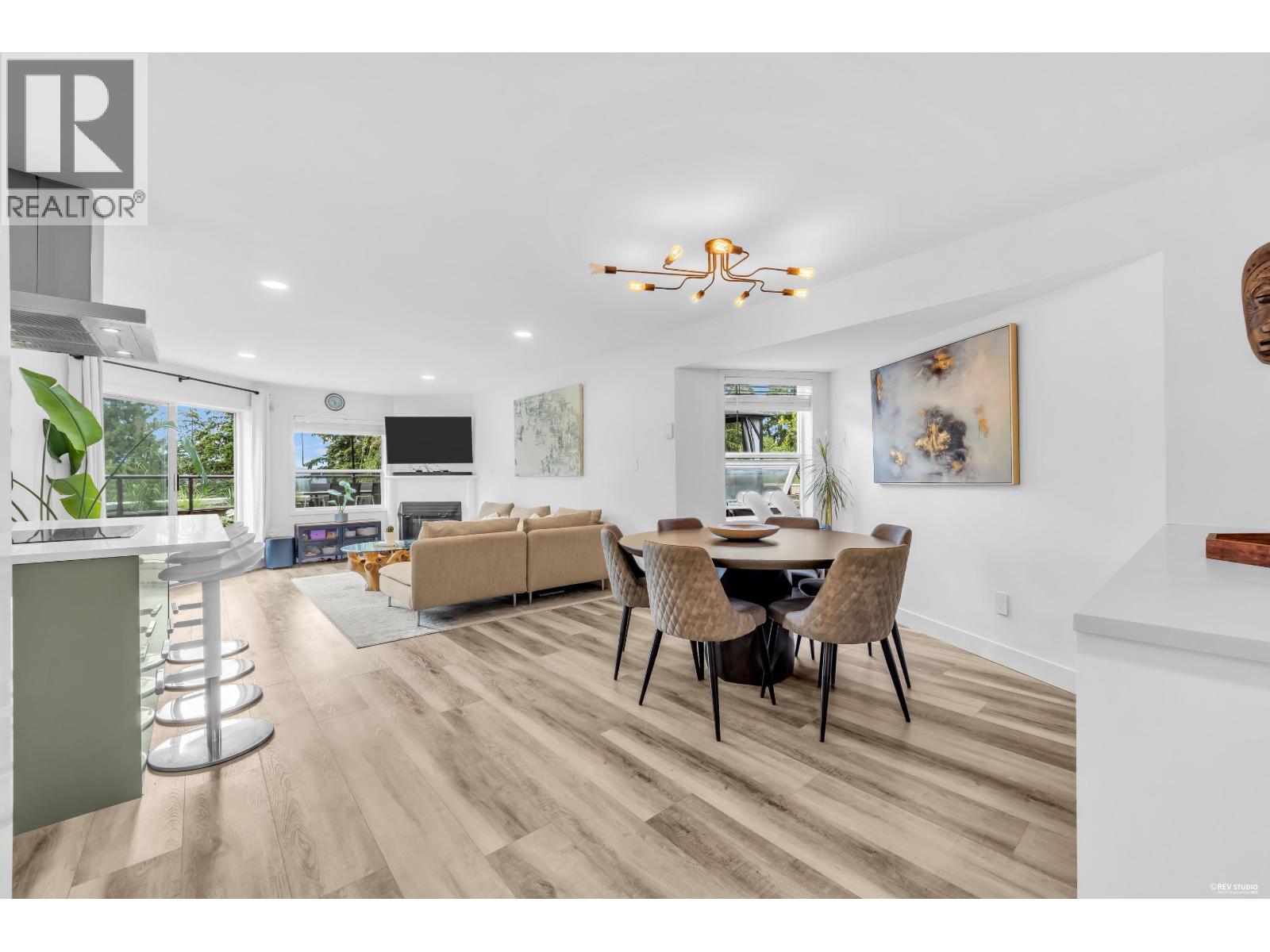 604 1500 OSTLER COURT