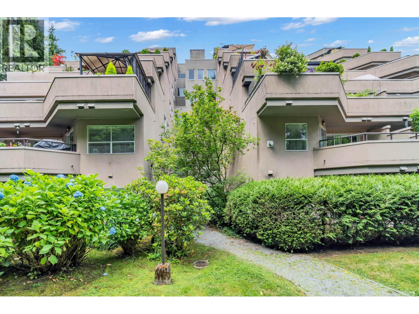 604 1500 OSTLER COURT