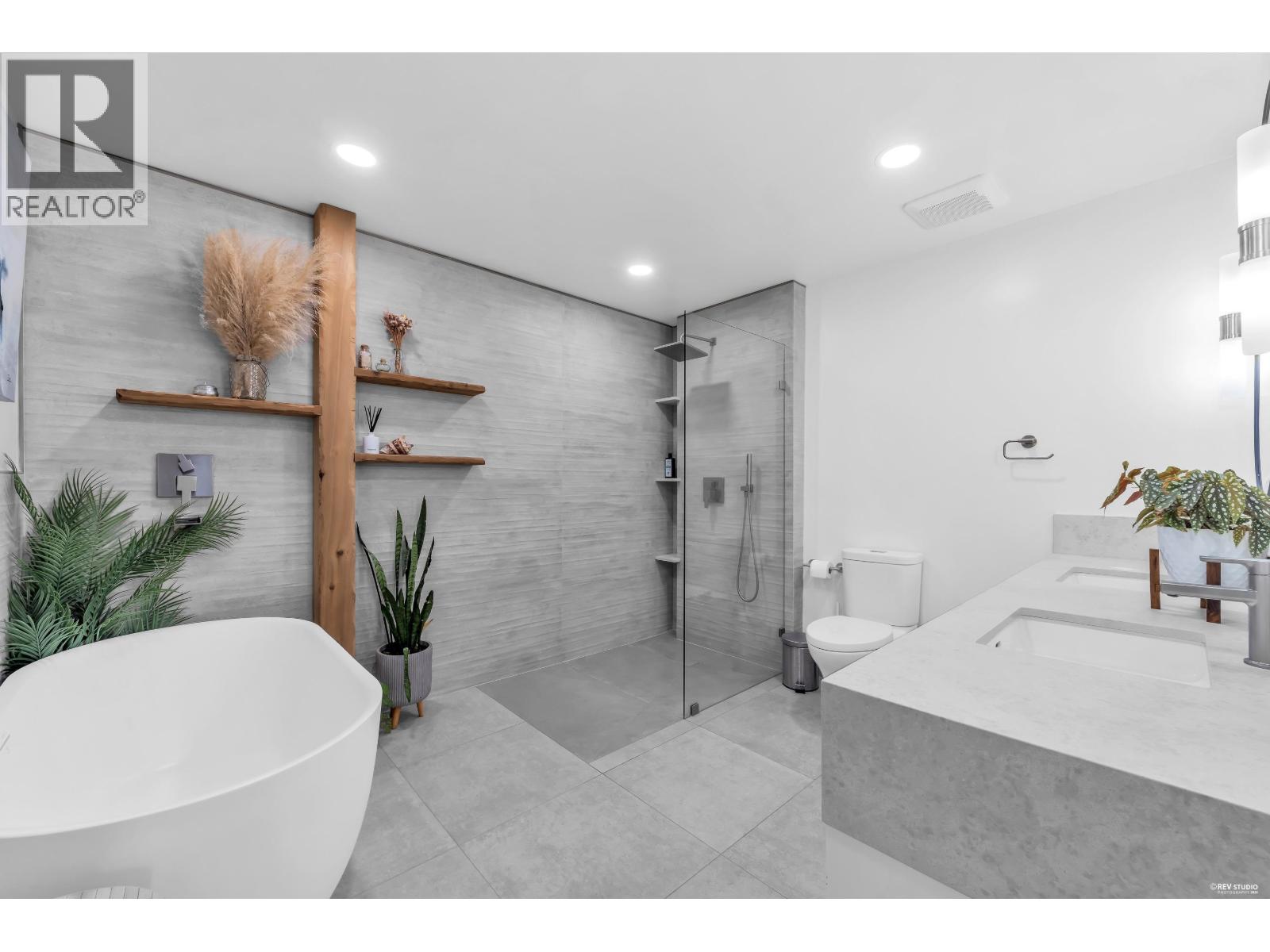 604 1500 OSTLER COURT