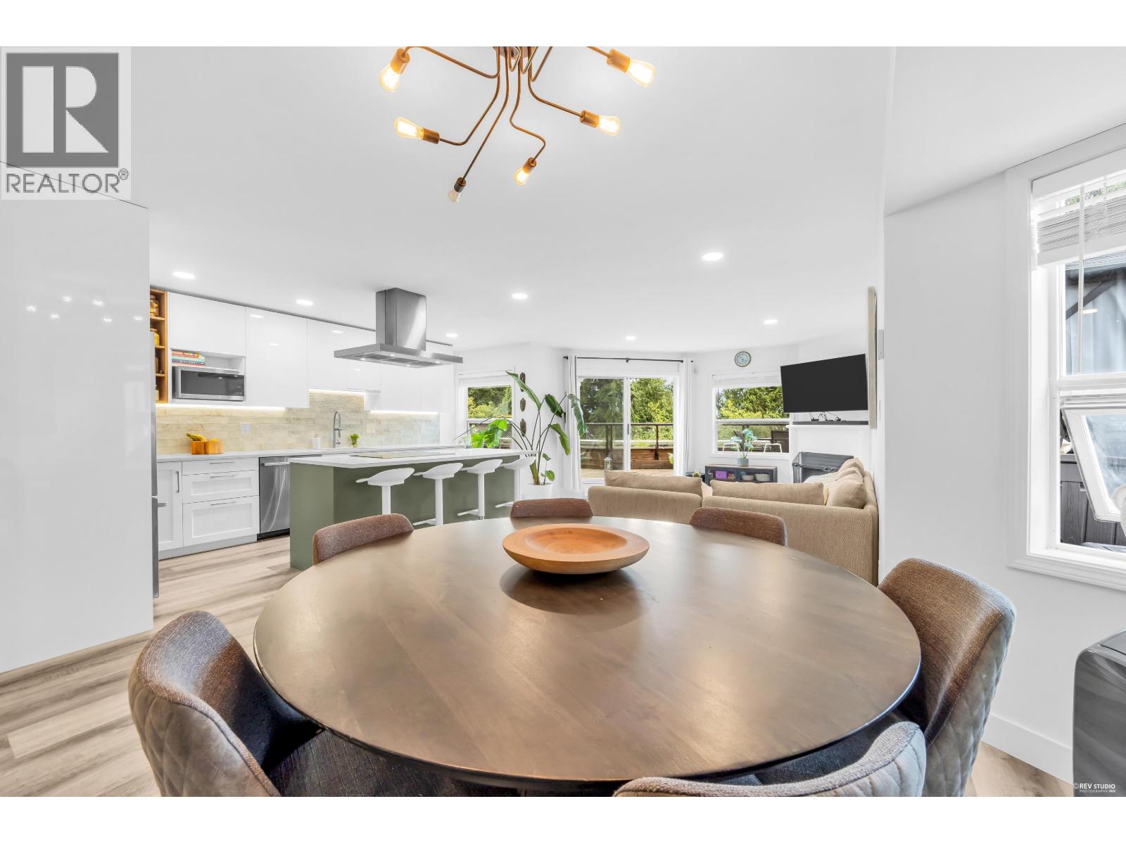 604 1500 OSTLER COURT