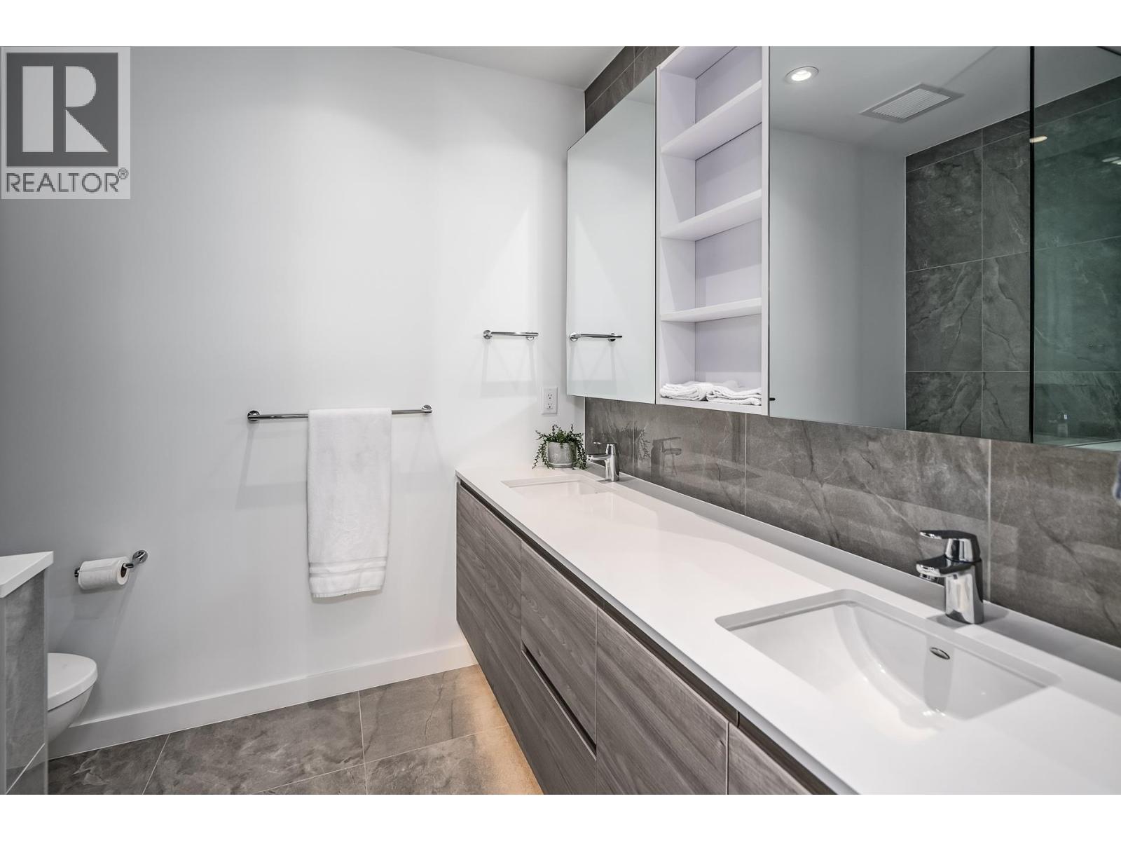 3907 680 Quayside Drive, New Westminster, British Columbia  V3M 0P2 - Photo 14 - R3153126