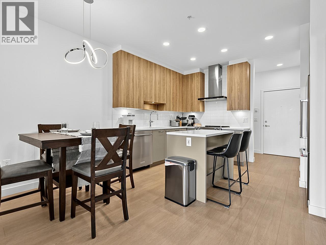 511 7599 15 Street, Burnaby, British Columbia  V3N 0H9 - Photo 2 - R3153130