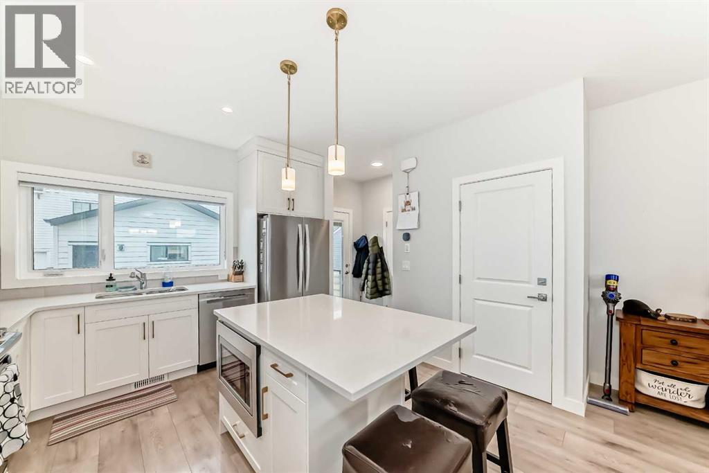 13 Treeline Avenue SW, Calgary, Alberta  T2Y 0R7 - Photo 6 - A2335079