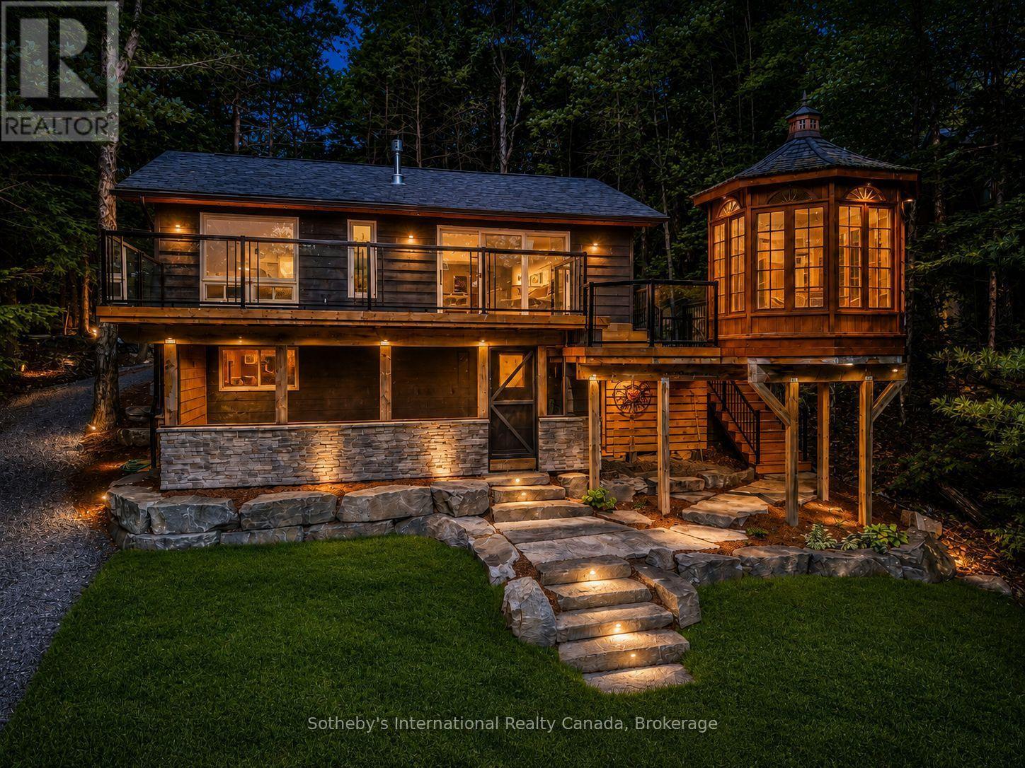 1023 STRACHAN POINT ROAD, Muskoka Lakes, Ontario