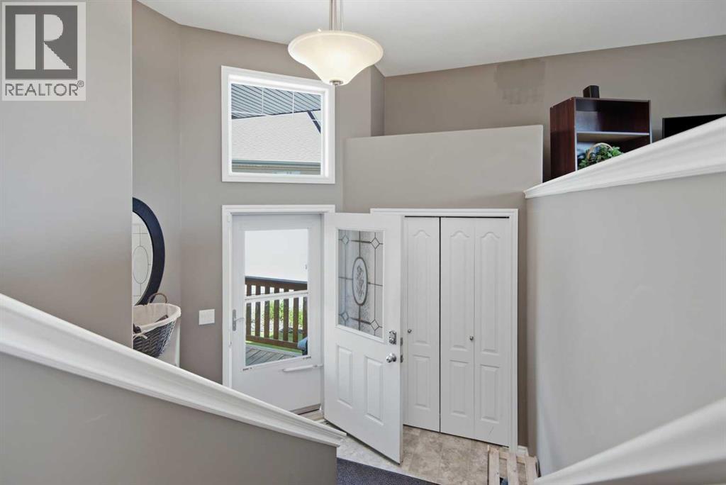 56 Heron Court, Penhold, Alberta  T4G 0G5 - Photo 4 - A2327483
