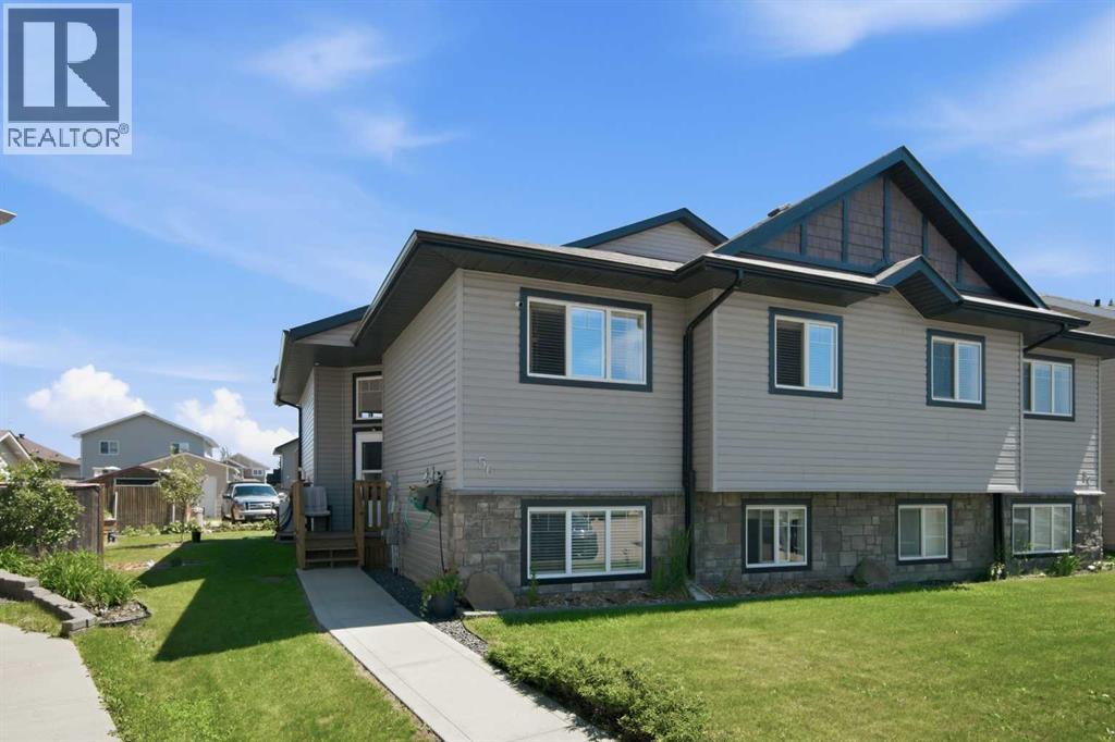 56 Heron Court, Penhold, Alberta  T4G 0G5 - Photo 1 - A2327483