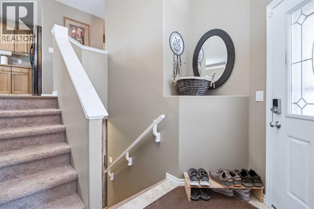 56 Heron Court, Penhold, Alberta  T4G 0G5 - Photo 3 - A2327483