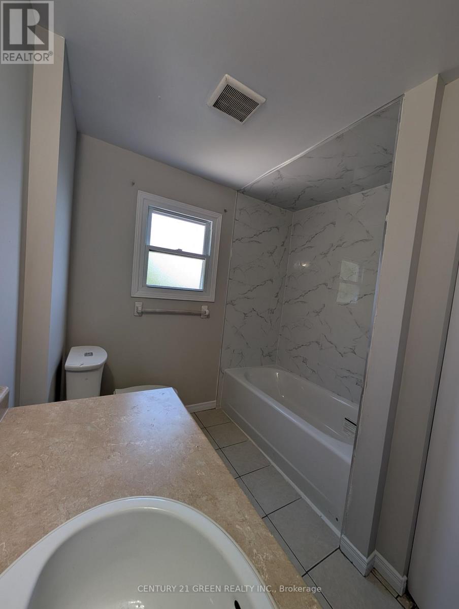 61 Ashley Crescent, London South, Ontario N6E 3P8 - Photo 16 - X13642582