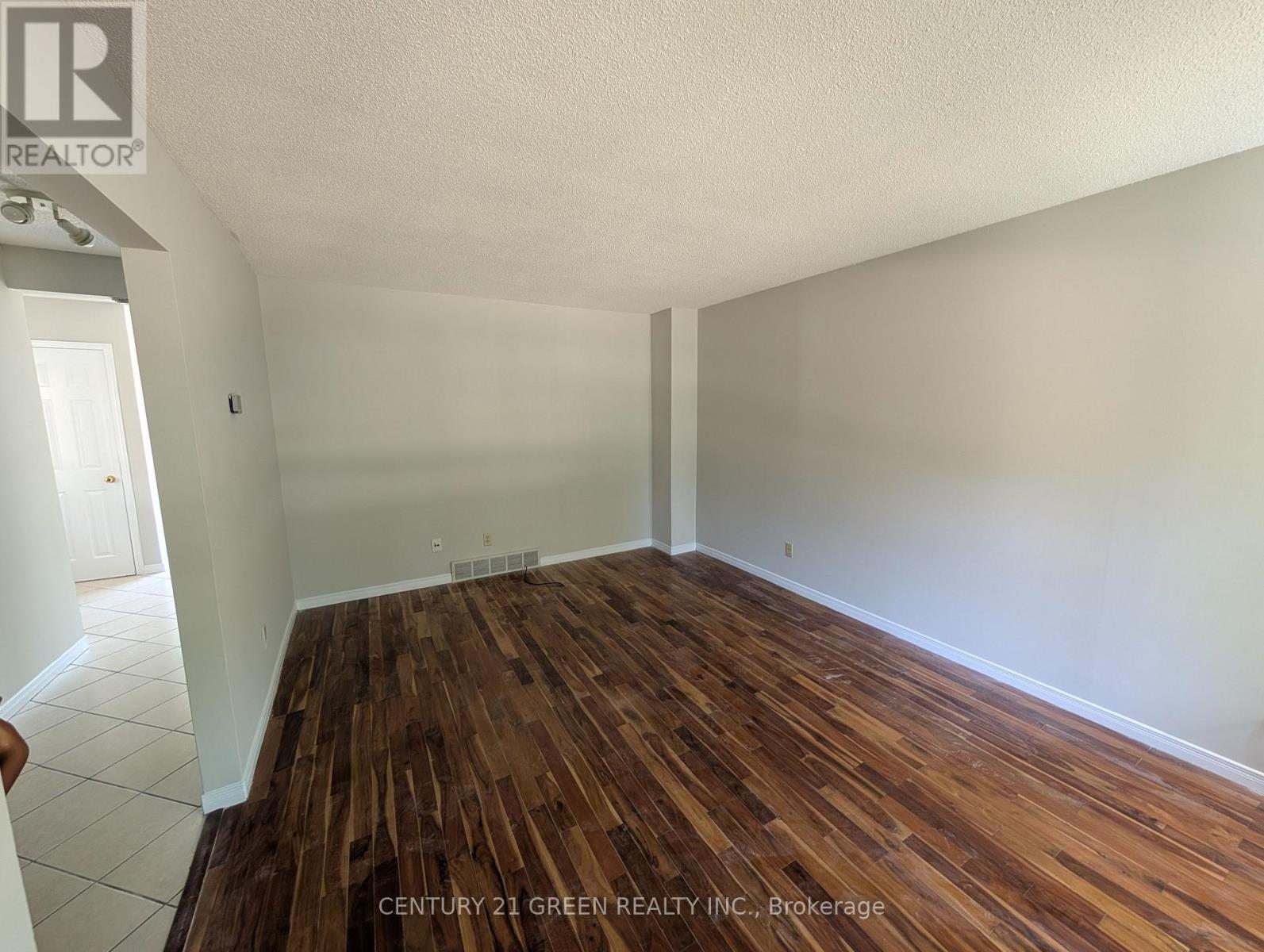 61 Ashley Crescent, London South, Ontario N6E 3P8 - Photo 4 - X13642582