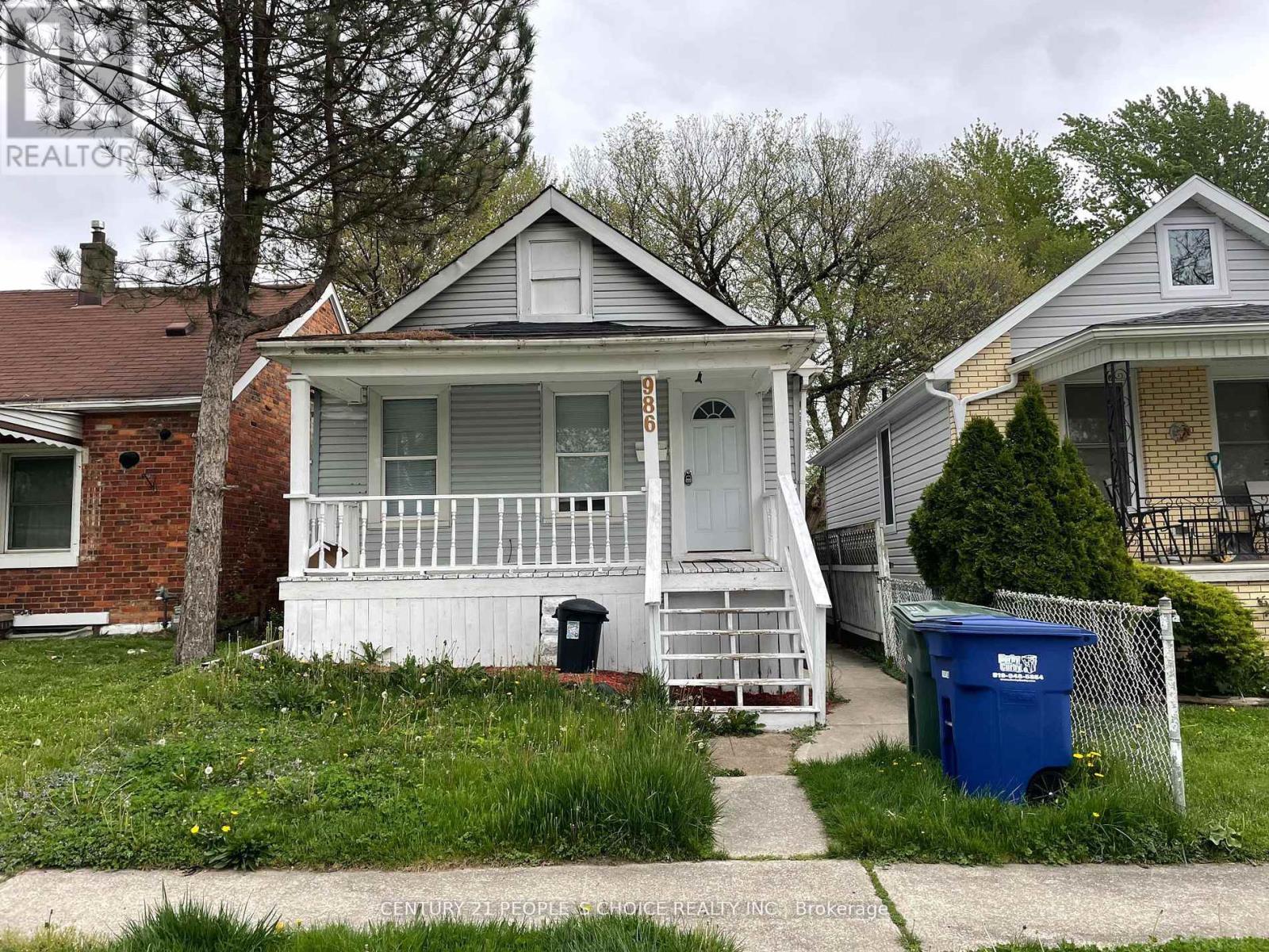 986 BRIDGE AVENUE, Windsor, Ontario