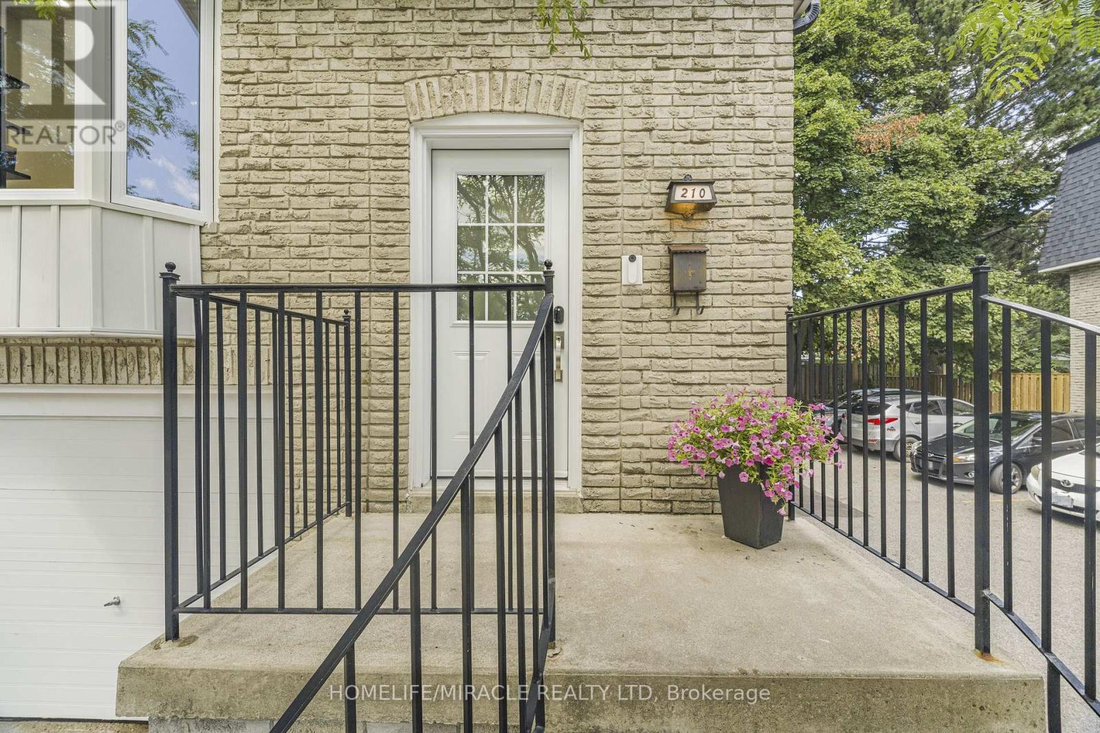 51 - 210 Royal Orchard Boulevard, Markham, Ontario  L3T 3E7 - Photo 4 - N13642522