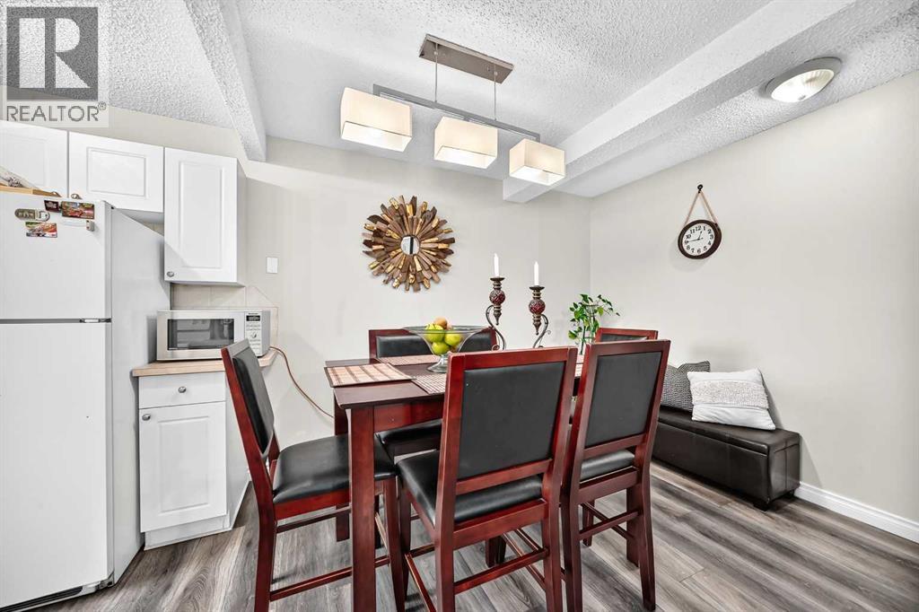 33, 175 Manora Place, Calgary, Alberta  T2A 4P6 - Photo 9 - A2335022