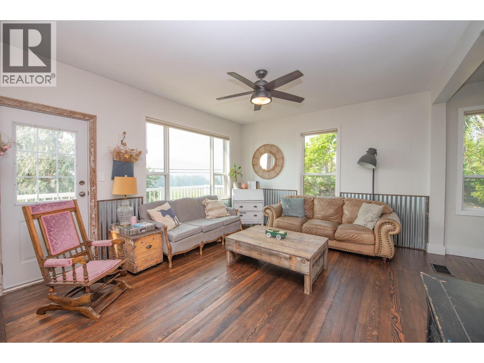 9211 6 Highway, Coldstream, British Columbia  V1B 3B5 - Photo 14 - 10396243
