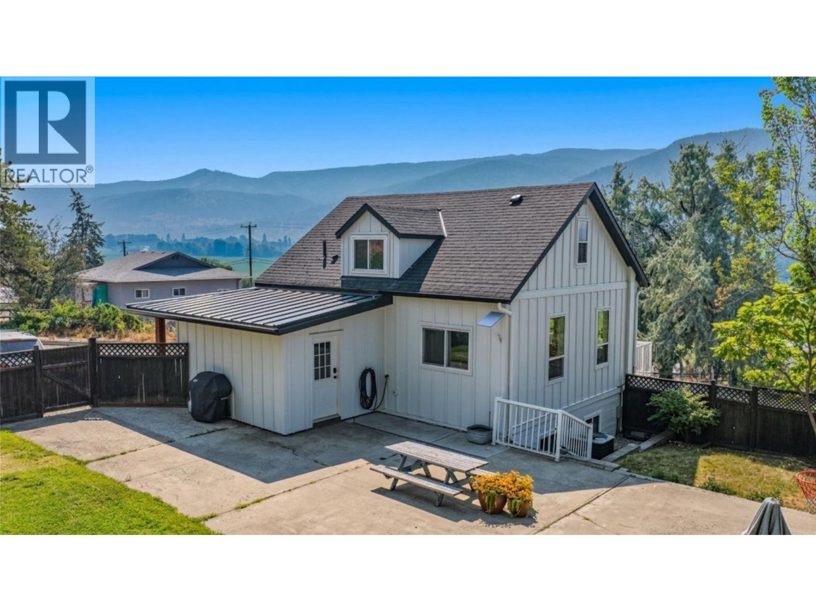 9211 6 Highway, Coldstream, British Columbia  V1B 3B5 - Photo 4 - 10396243