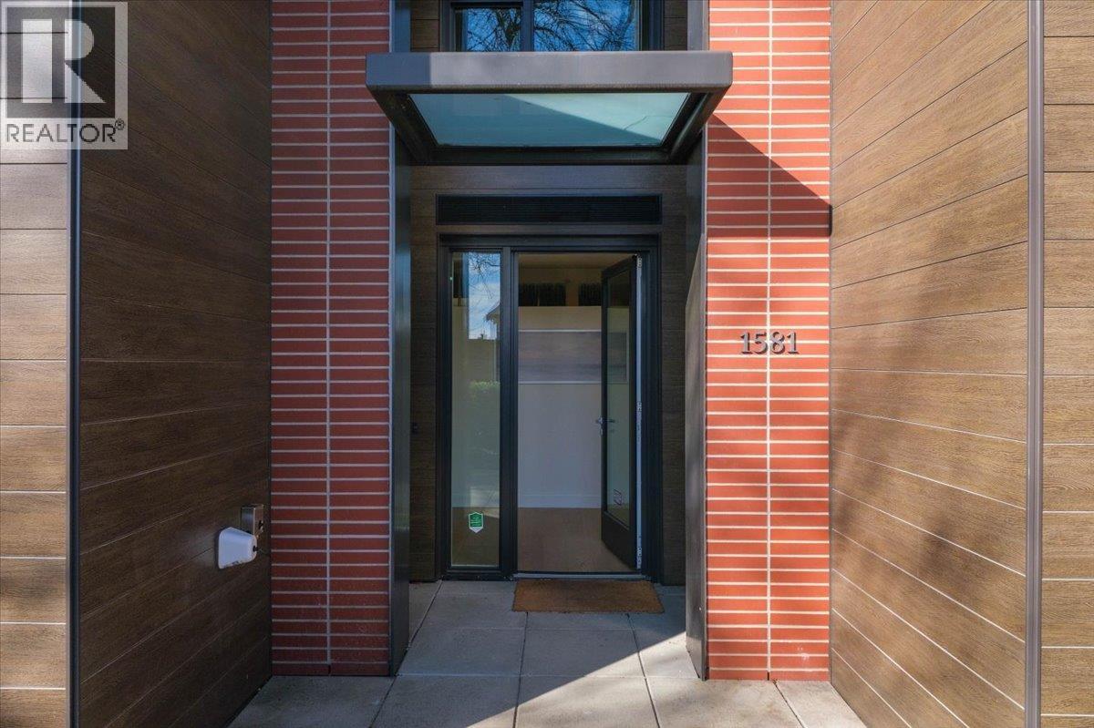 1581 W 57th Avenue, Vancouver, British Columbia  V6P 0H7 - Photo 3 - R3142132