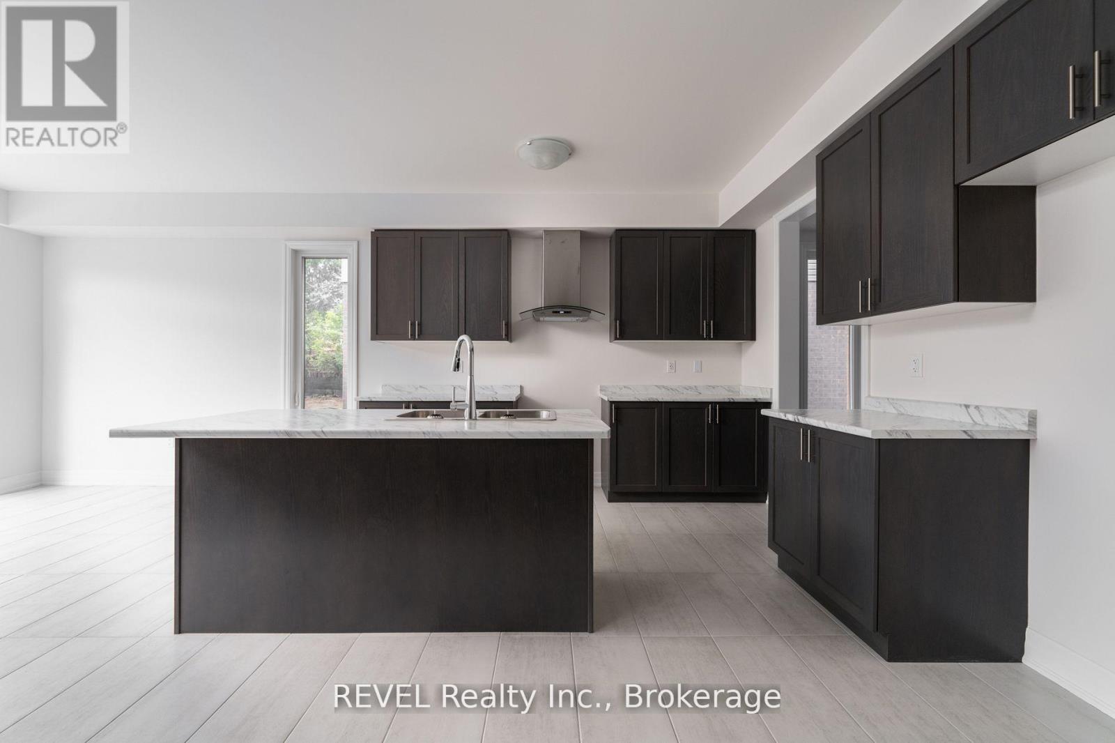 4568 Lyons Parkway, Niagara Falls, Ontario  L2E 6S6 - Photo 12 - X13642636
