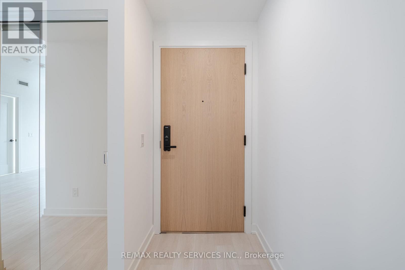 2208 - 5 Defries Street, Toronto, Ontario  M5A 0W7 - Photo 4 - C13642652