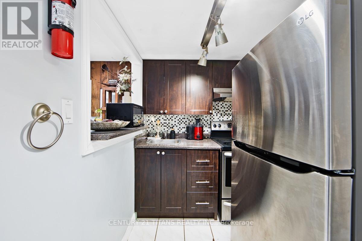 22 Whiteleas Avenue, Toronto, Ontario  M1B 1W7 - Photo 23 - E13642628