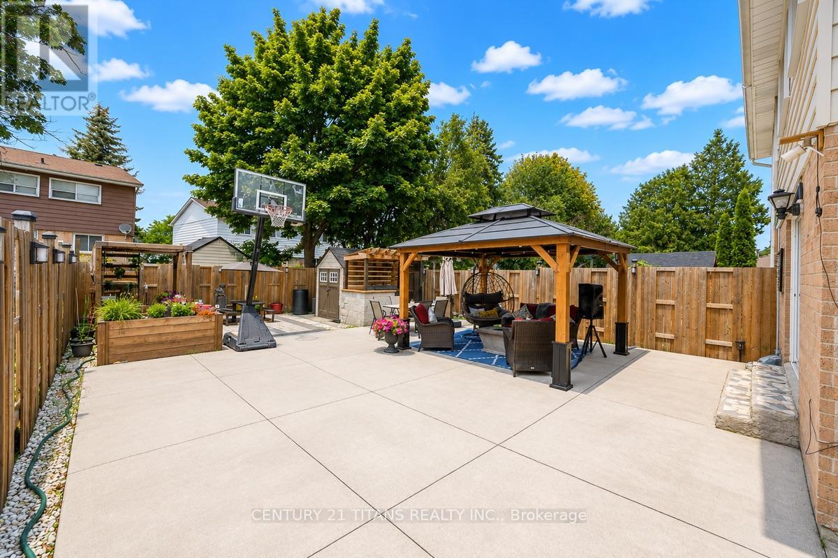 22 Whiteleas Avenue, Toronto, Ontario  M1B 1W7 - Photo 27 - E13642628