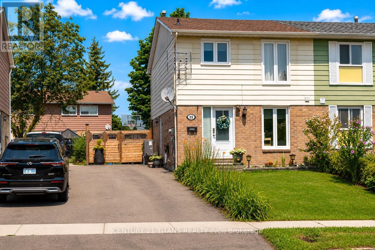 22 Whiteleas Avenue, Toronto, Ontario  M1B 1W7 - Photo 3 - E13642628