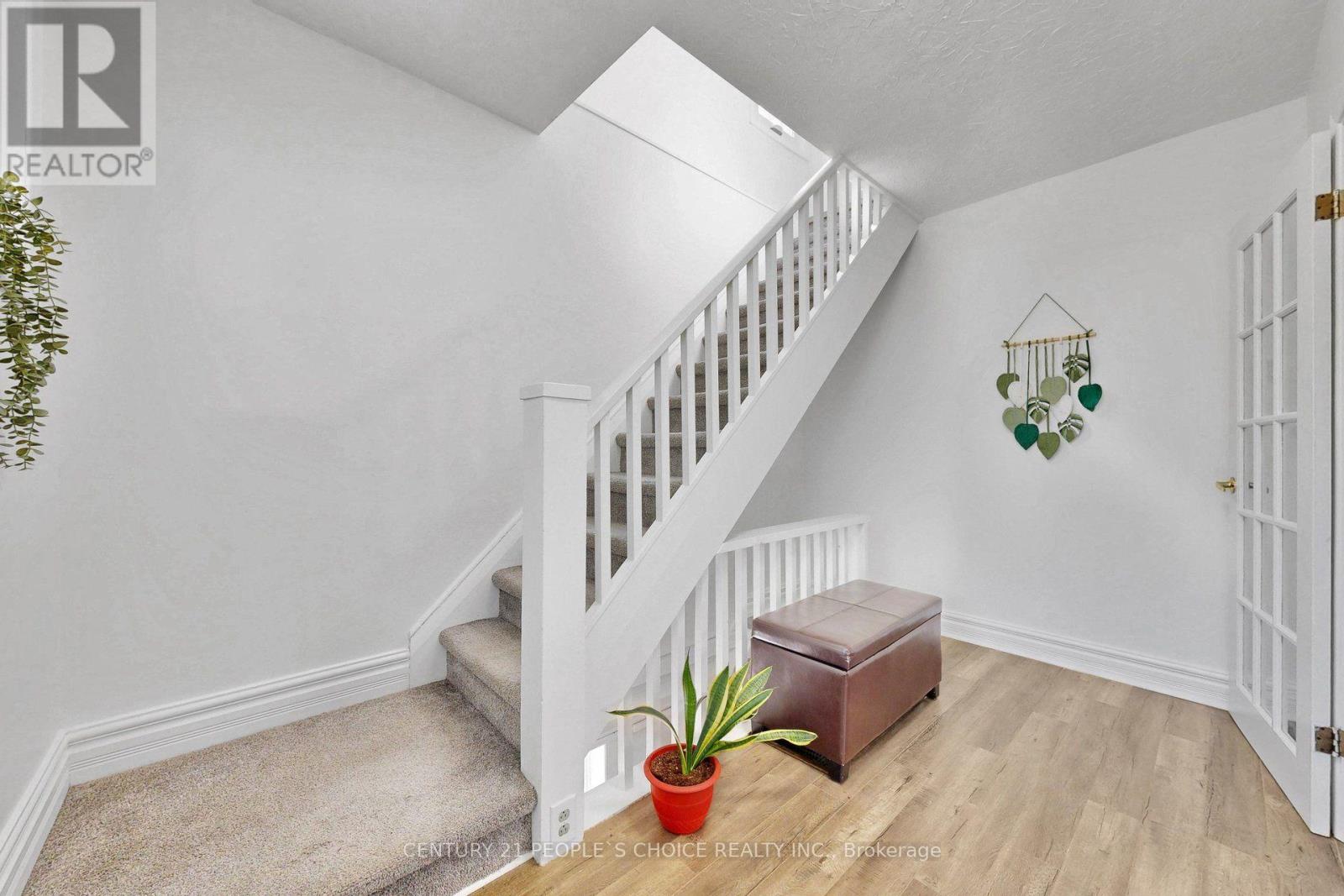 419 Adelaide Avenue W, Oshawa, Ontario  L1J 2R9 - Photo 4 - E13642646