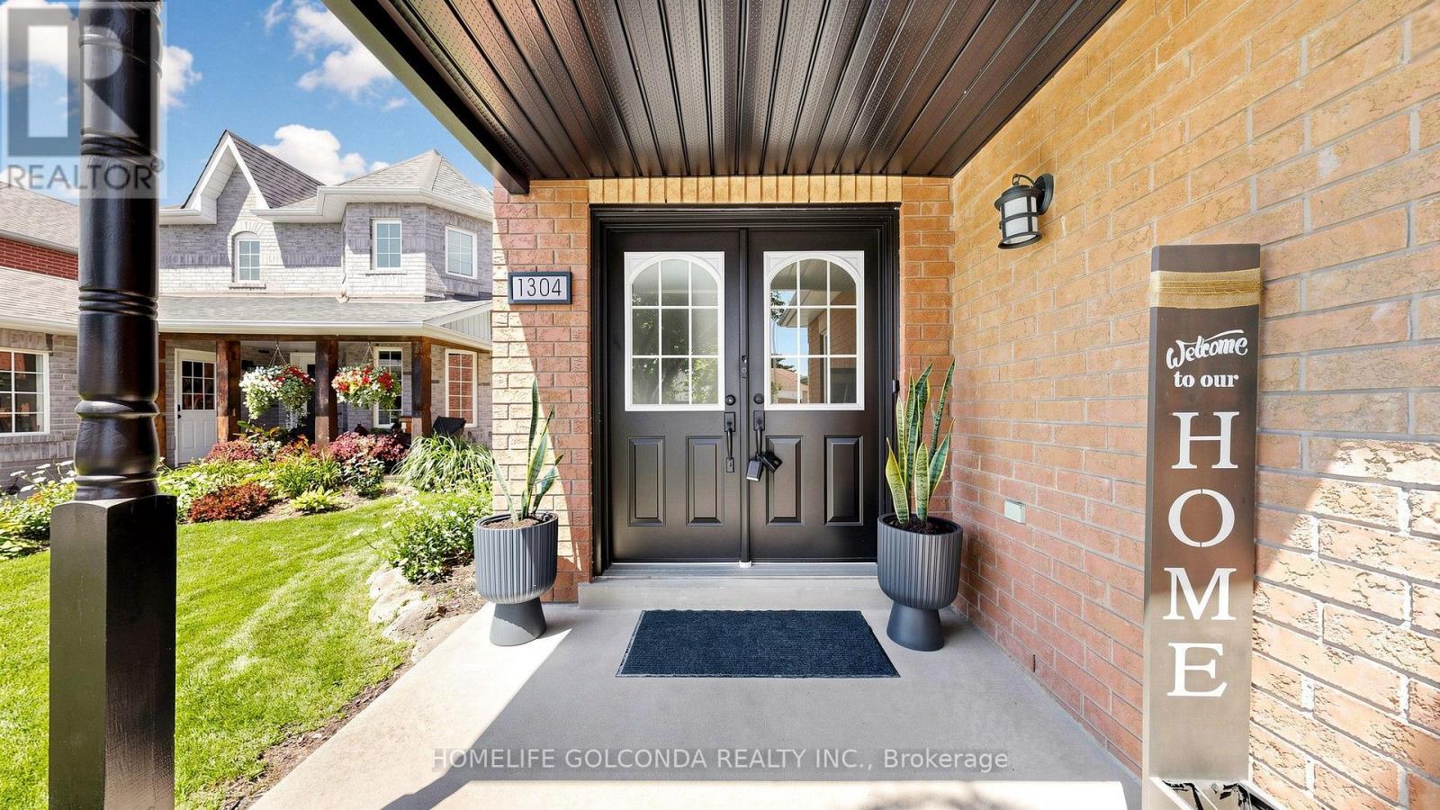 1304 Vincent Crescent, Innisfil, Ontario  L9S 1Z8 - Photo 2 - N13642666