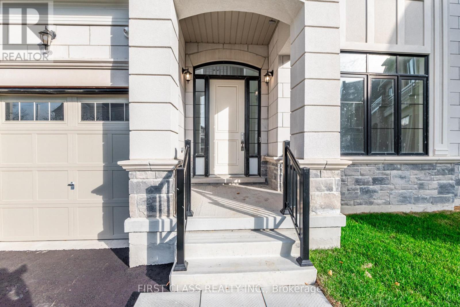 15 Kenneth Campbell Court, Aurora, Ontario  L4G 5Z4 - Photo 3 - N13642672