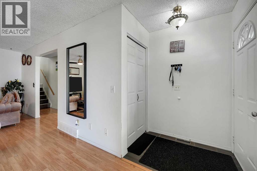 6507 Rundlehorn Drive NE, Calgary, Alberta  T1Y 3T6 - Photo 3 - A2334337