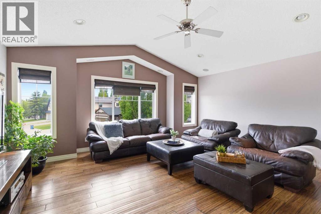 141 Panamount Green NW, Calgary, Alberta  T3K 5R7 - Photo 19 - A2318369