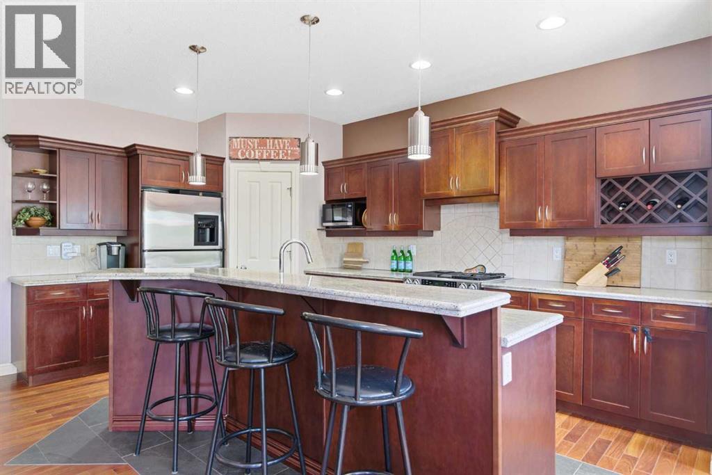 141 Panamount Green NW, Calgary, Alberta  T3K 5R7 - Photo 12 - A2318369