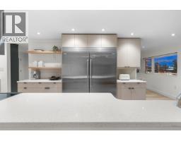 1140 W 17 STREET, North Vancouver, British Columbia