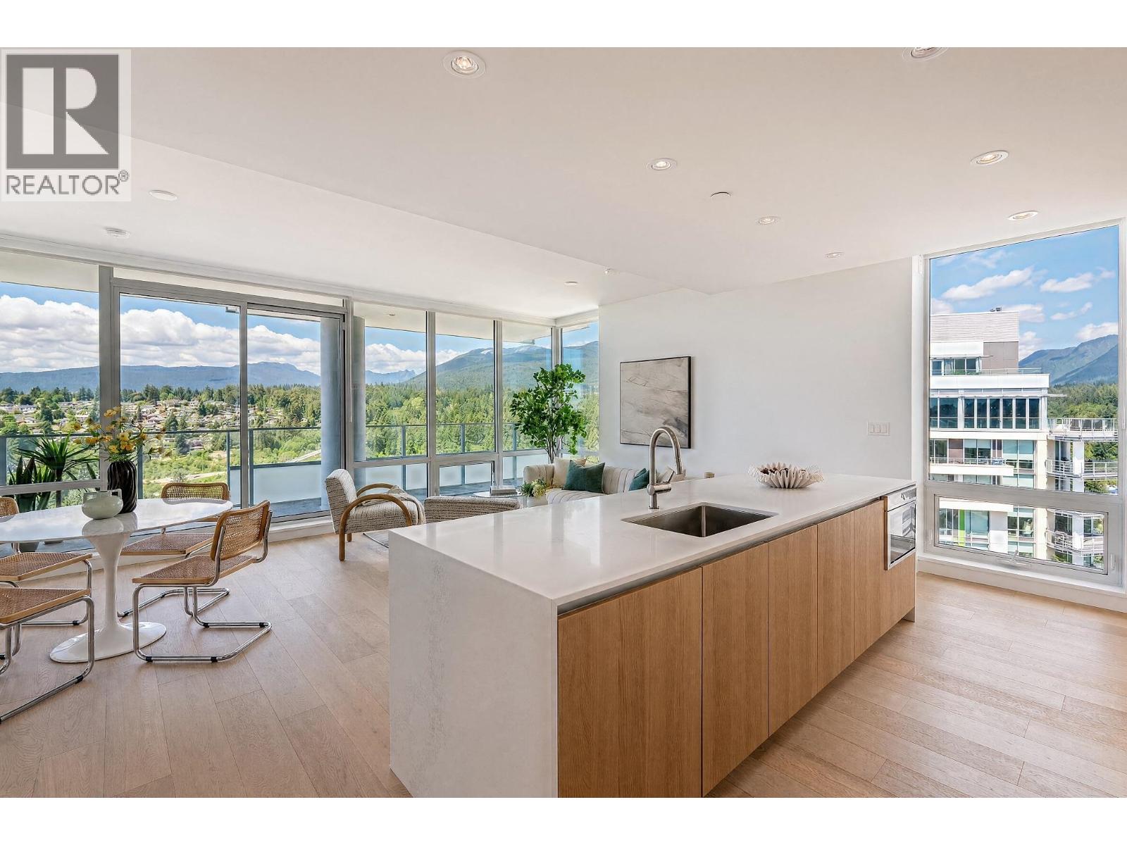 2801 1500 FERN STREET, North Vancouver, British Columbia