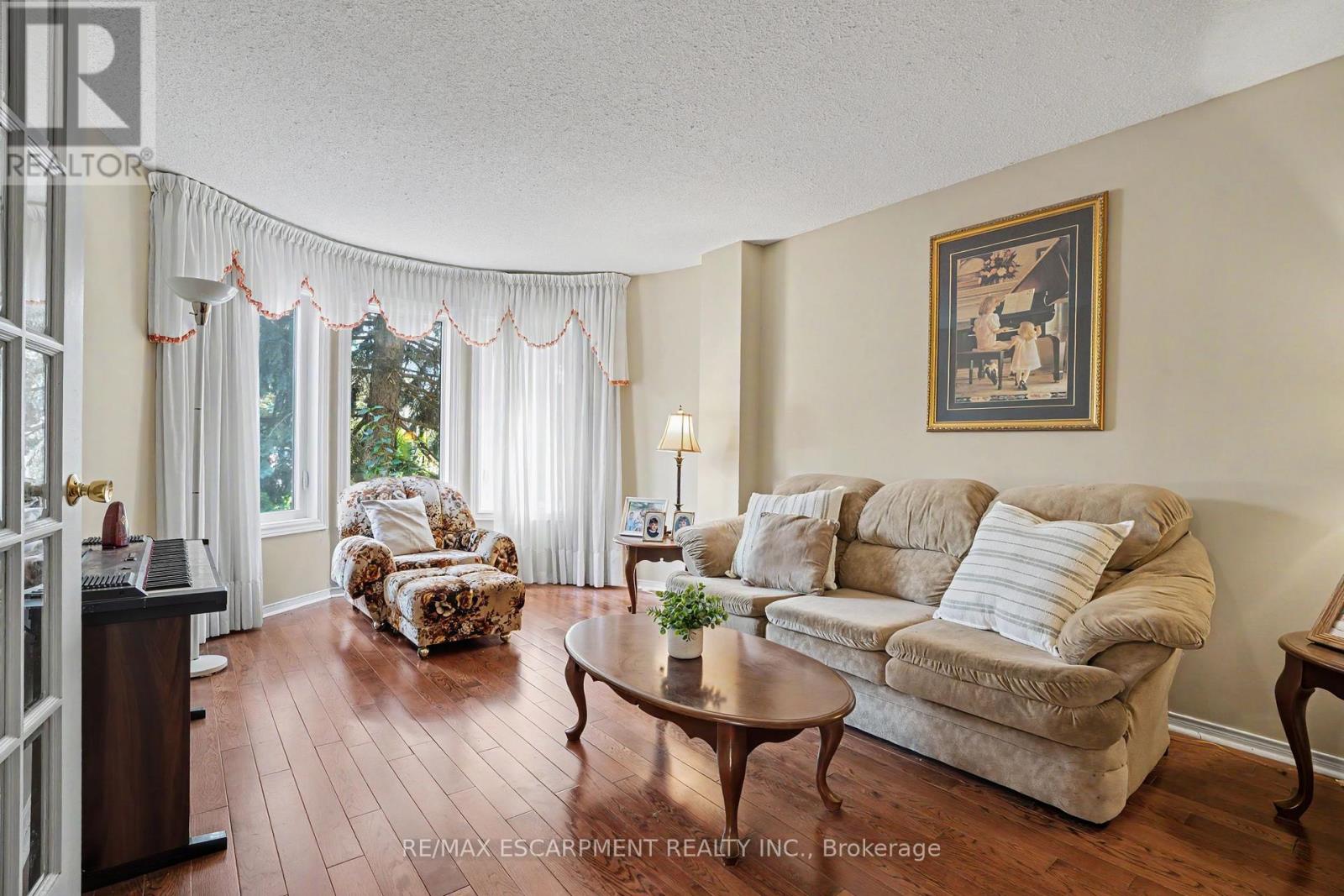 5172 Hidden Valley Court, Mississauga, Ontario  L5M 3P1 - Photo 7 - W13642600