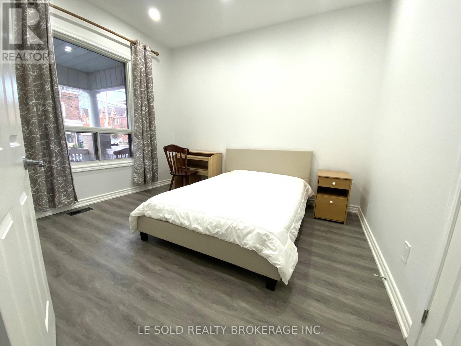 Room 103 - 81 Hallam Street, Toronto (Dovercourt-Wallace Emerson-Junction), Ontario  M6H 1W7 - Photo 6 - W13642614