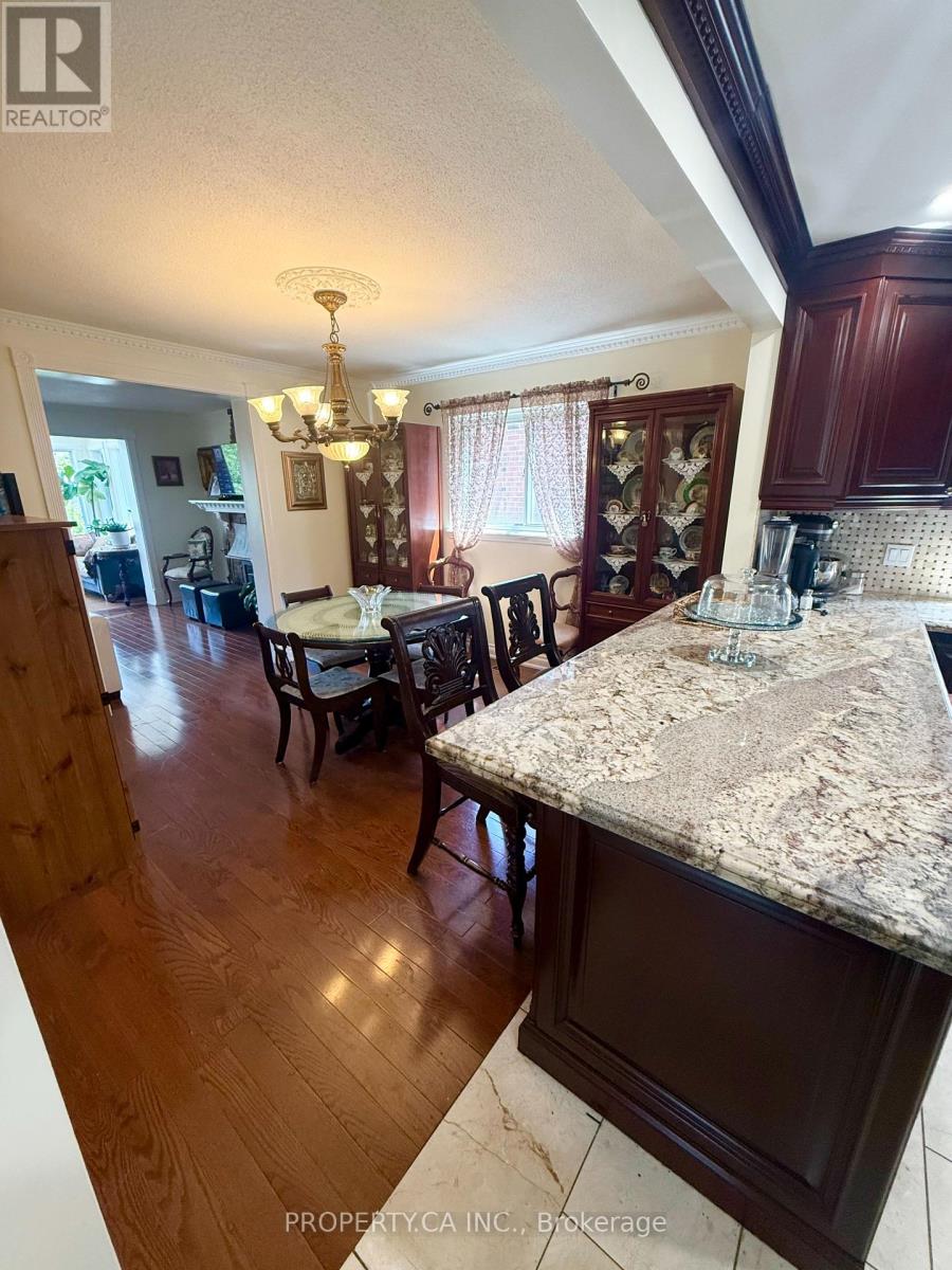 #room 2 - 4099 Fieldgate Drive, Mississauga (Rathwood), Ontario  L4W 2C6 - Photo 5 - W13642640