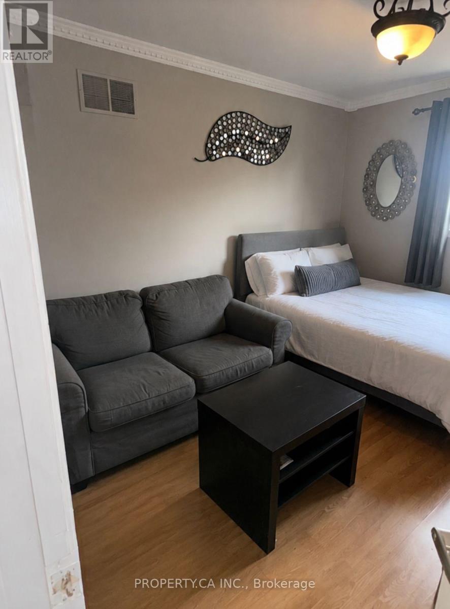 #room 2 - 4099 Fieldgate Drive, Mississauga (Rathwood), Ontario  L4W 2C6 - Photo 7 - W13642640