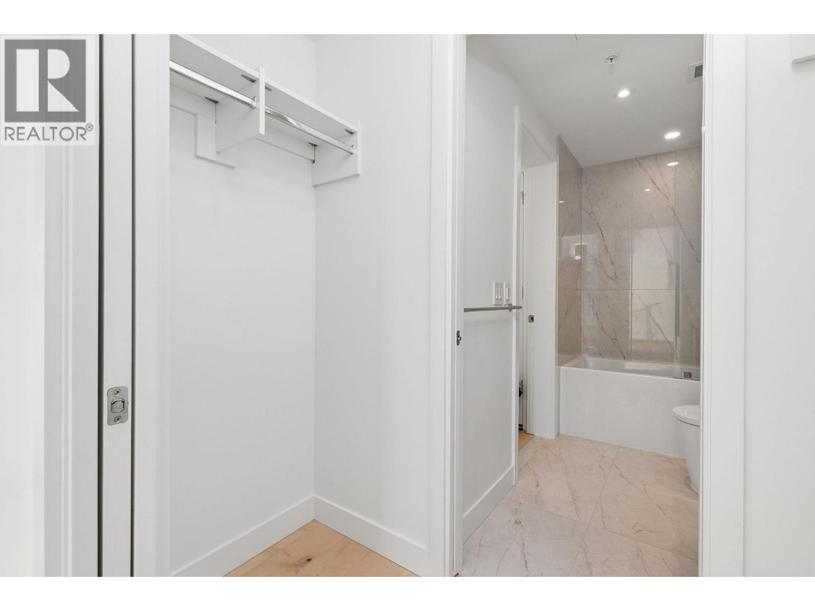 1004 135 E 13th Street, North Vancouver, British Columbia  V7L 0J8 - Photo 9 - R3123479
