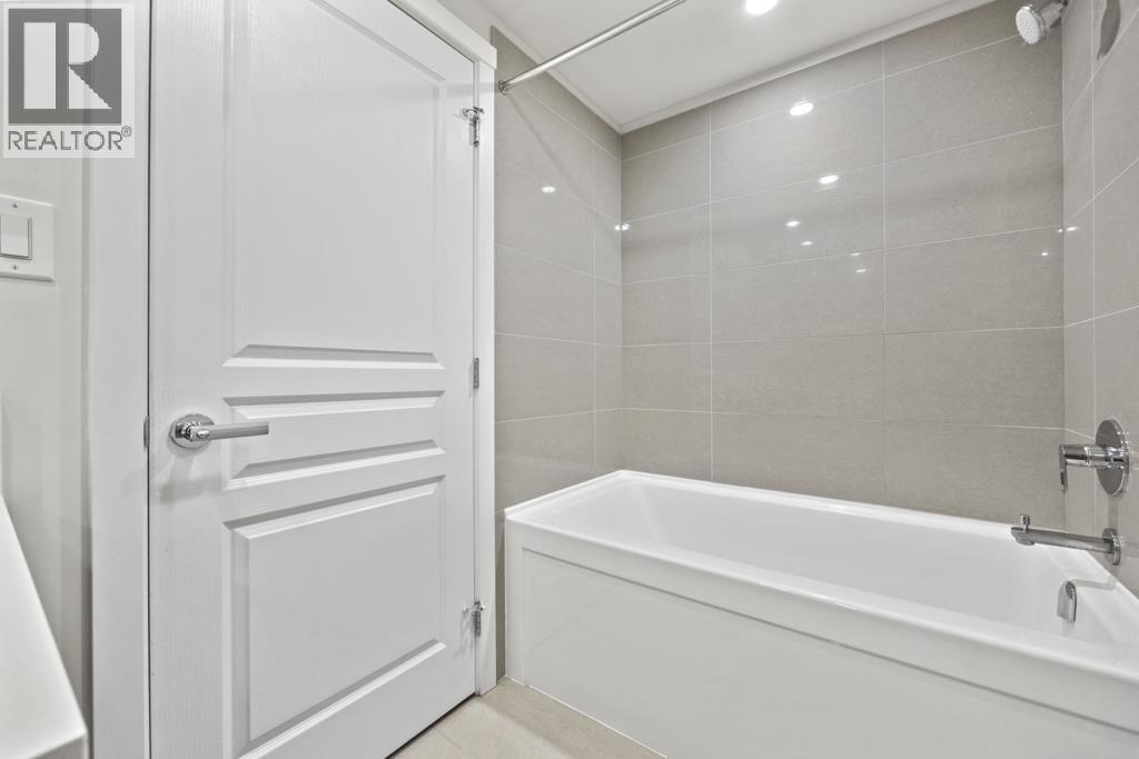 2404 3100 Windsor Gate, Coquitlam, British Columbia  V3B 0P3 - Photo 17 - R3152357
