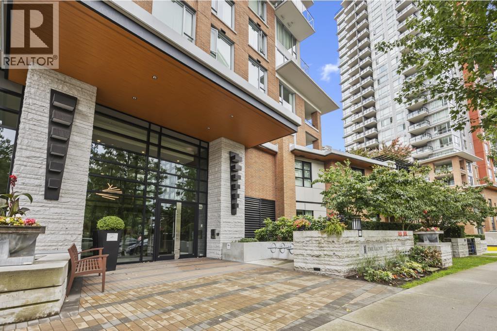 2404 3100 Windsor Gate, Coquitlam, British Columbia  V3B 0P3 - Photo 2 - R3152357